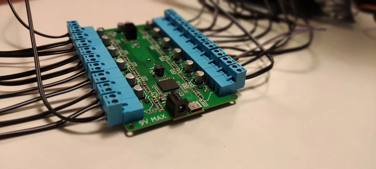 Multi-channel haptic driver board wired to many actuators for HD haptic prototyping
